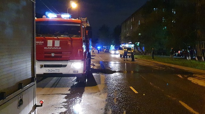 Тело человека нашли в загоревшейся квартире на западе столицы