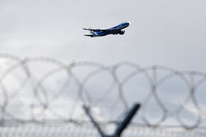 СМИ: Россия обсуждает возможность полного открытия авиасообщения с 11 августа