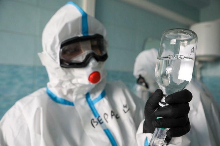 За сутки в России выявили 13 754 новых случая коронавируса