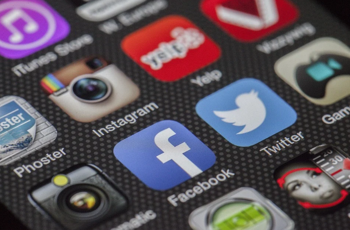 В Facebook объяснили, почему удаляли фото со Знаменем Победы над Рейхстагом