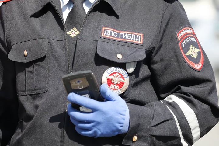 КамАЗ въехал в пешеходный переход на МКАД