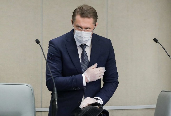 Мурашко предупредил о последствиях политизации вопроса вакцинации от COVID-19