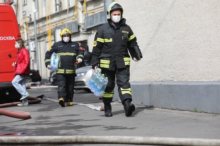 Пожар произошел в складском помещении на территории ТиНАО