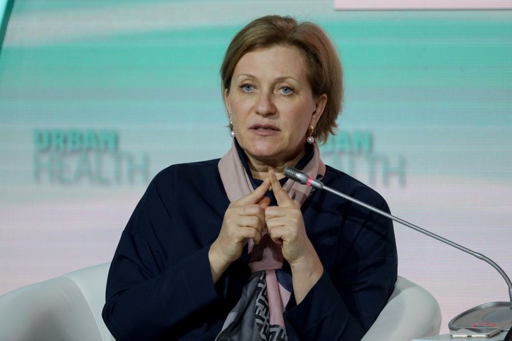 Попова отметила необходимость вакцинации от COVID-19 работников промышленности