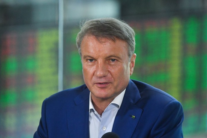 Герман Греф сделал прививку от коронавируса