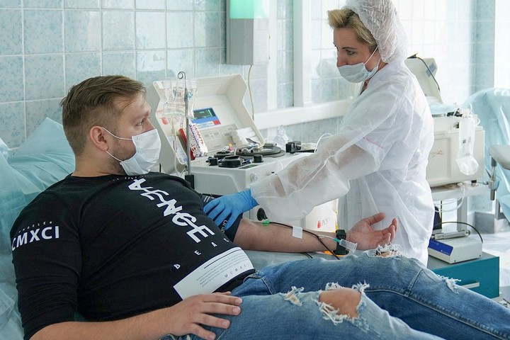 Лечение COVID-19 за счет работодателя: что делать и как это происходит