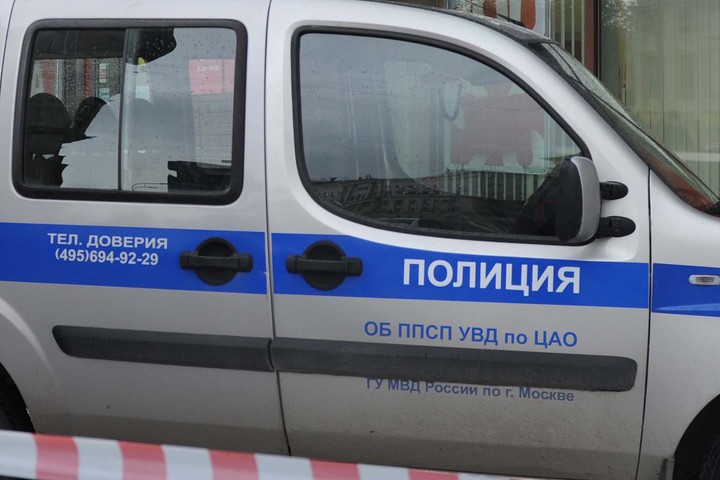 Женщину с трехлетним ребенком сбил водитель легковушки на востоке Москвы