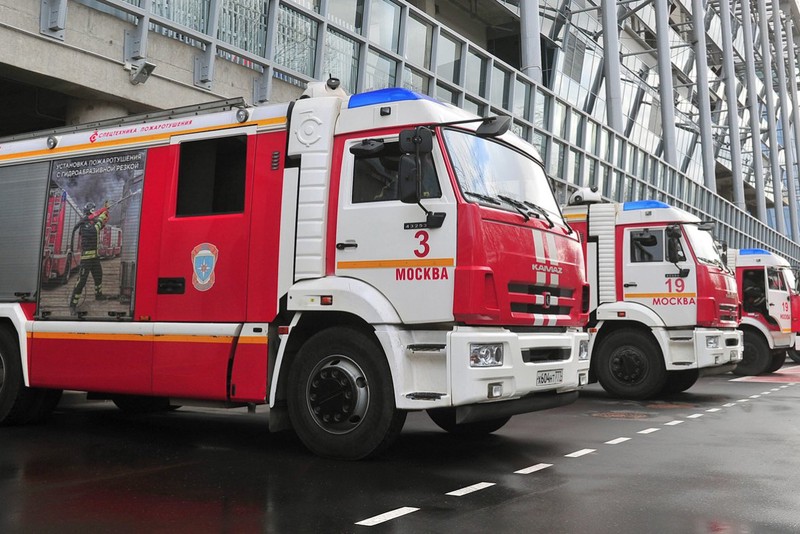 Четырех человек эвакуировали из-за возгорания в доме на юге Москвы