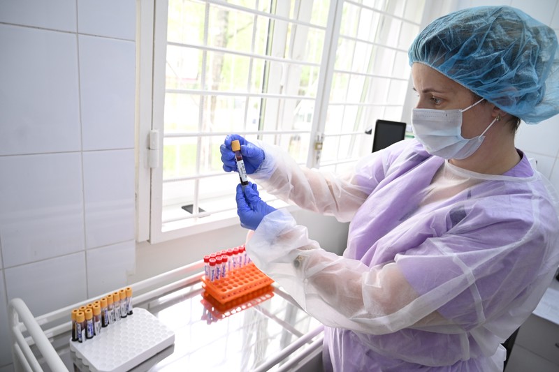 Более 76,7 миллиона тестов на коронавирус провели в России