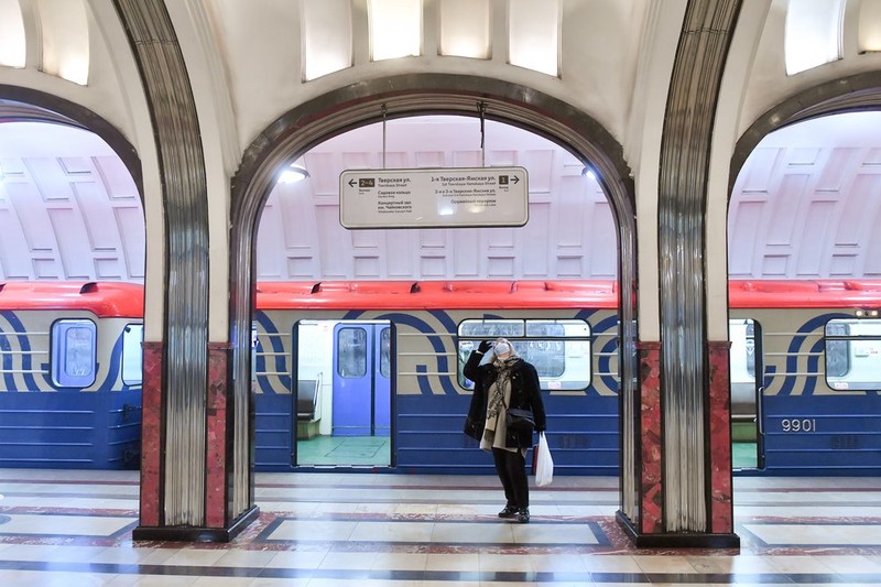 «Станция для поцелуев»: москвичи назвали самые романтичные места в метро