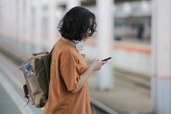 Банки в России начали зачислять зарплату по номеру телефона