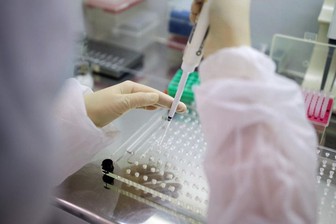 Ни одного подтвержденного повторного случая заражения COVID-19 не выявили в РФ