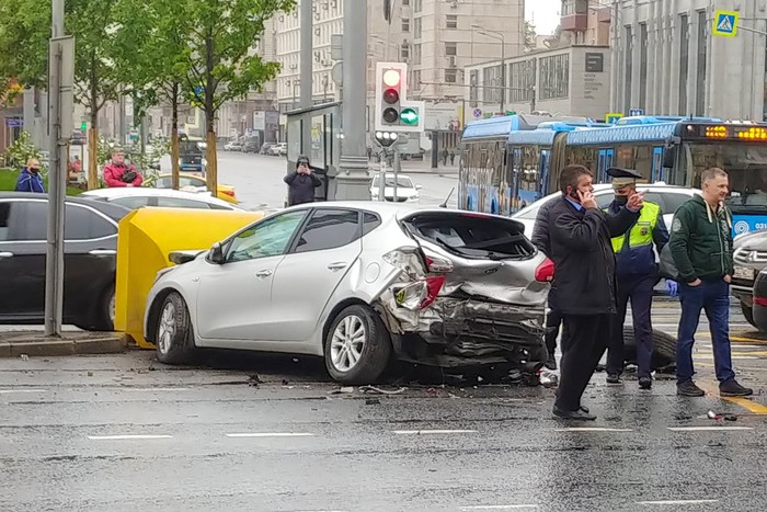 СМИ: Устроивший крупное ДТП в центре Москвы водитель был пьян
