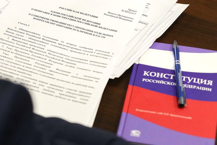 Всех участников голосования по поправкам к Конституции обеспечат масками и перчатками