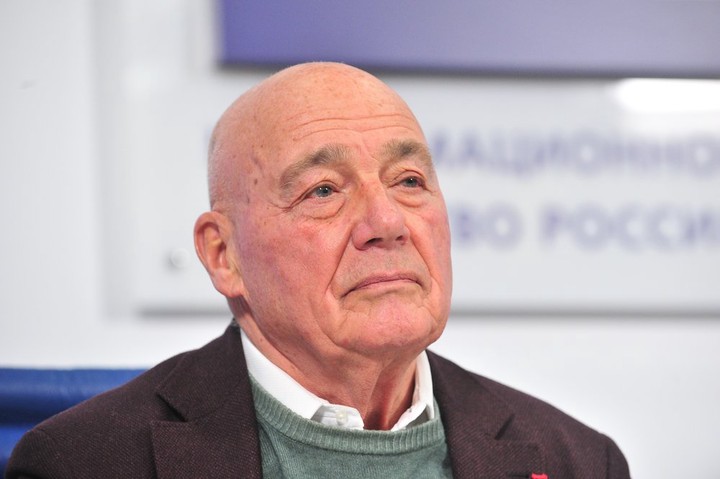 Познер рассказал, когда россияне снова смогут путешествовать по миру