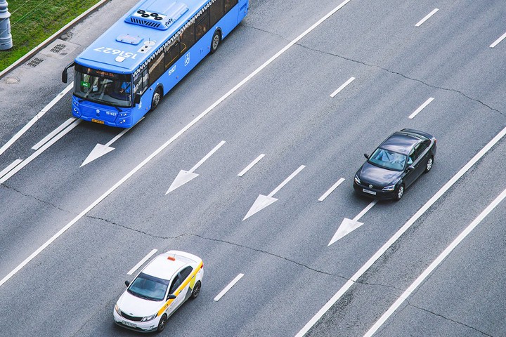 ЦОДД рассказал о движении автобусов в районе закрытых станций метро
