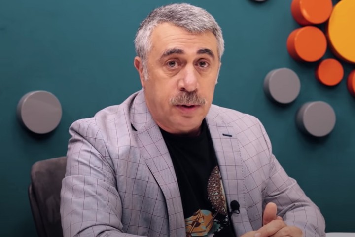 Доктор Комаровский рассказал, можно ли продолжать грудное вскармливание при COVID-19