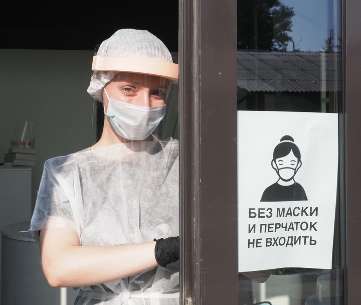 Возвращаемся к обычной жизни: Москва начала поэтапно выходить из режима изоляции