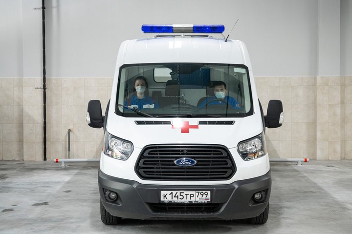 Изнасилованную группой парней в Москве девочку-подростка госпитализировали