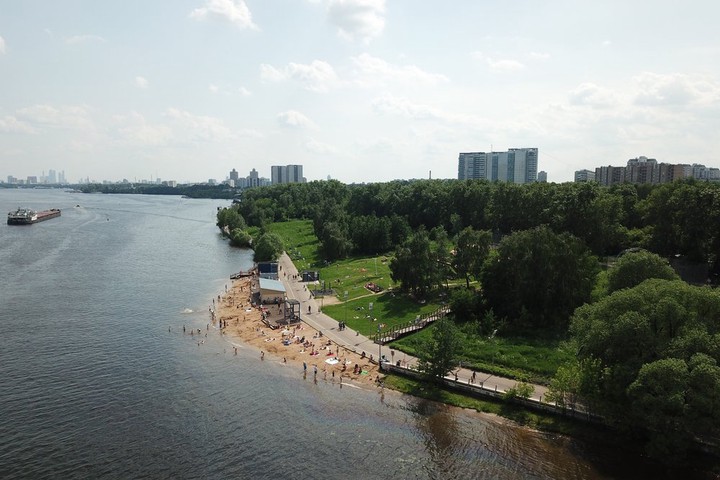 Теплая и малооблачная погода ожидается в Москве 15 июня