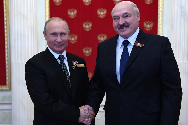 Путин поздравил Лукашенко с переизбранием на пост президента