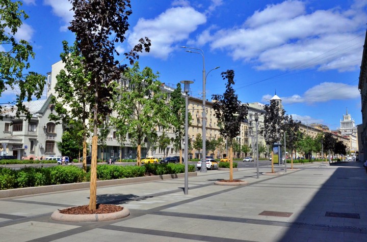 Благоустройство городских территорий возобновили в Москве