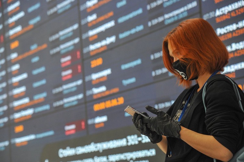 Около 15 рейсов задержали и отменили в московских аэропортах
