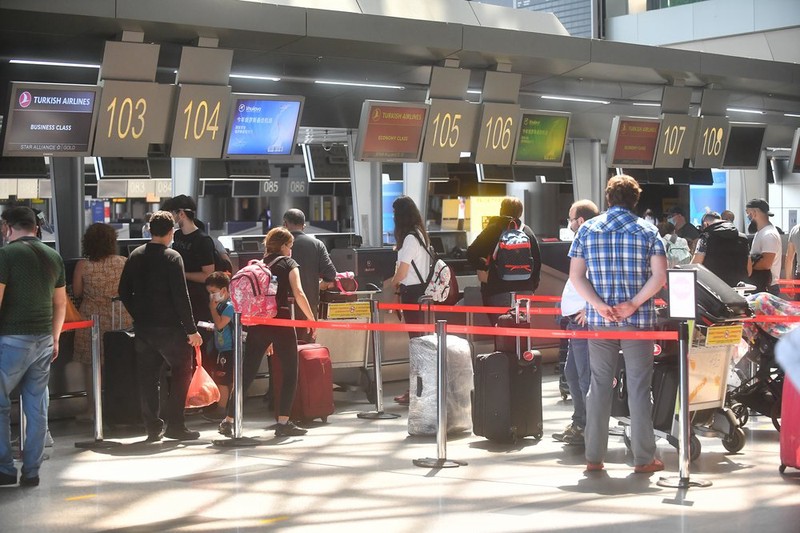 Почти 20 рейсов отменили и задержали в аэропортах Москвы