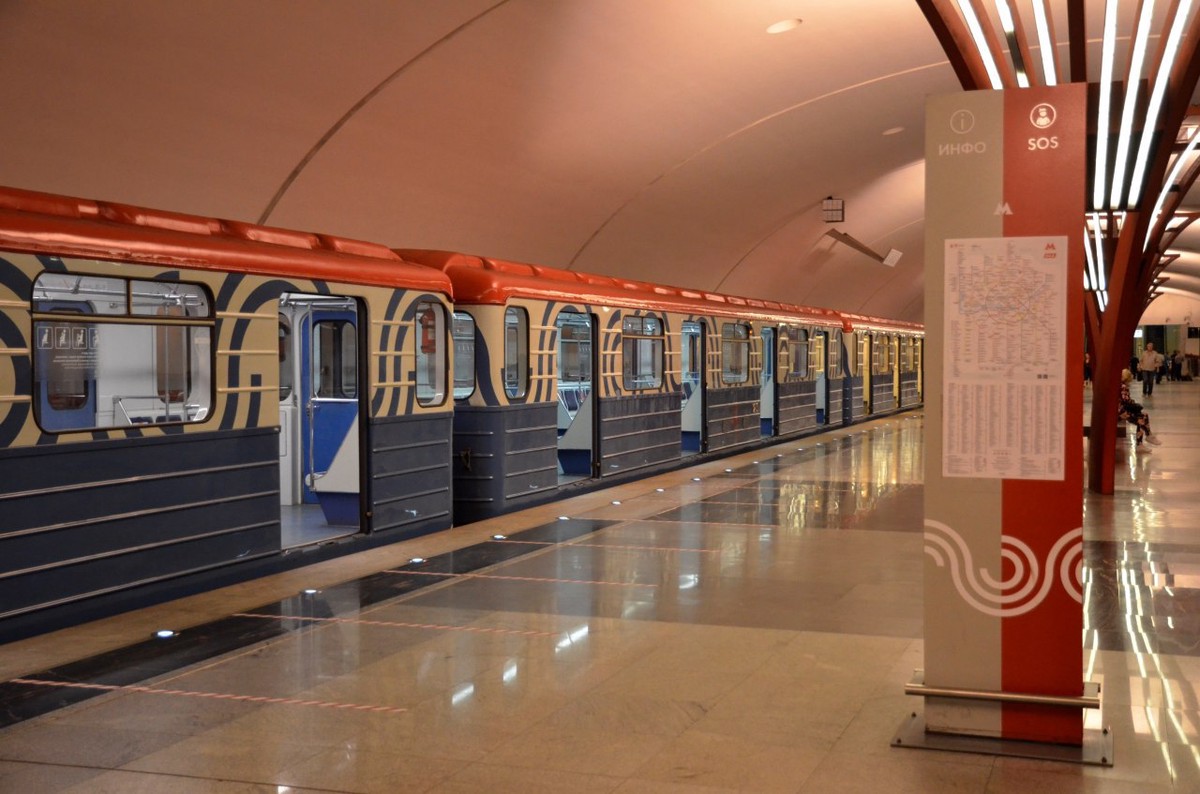 Движение поездов на фиолетовой линии метро ввели в график