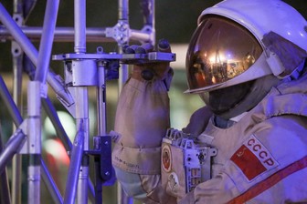 Космонавты проведут вебинары для столичных школьников
