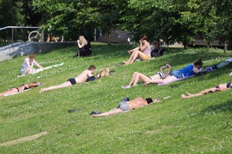 Климатологи предупредили об опасности удлинения лета до шести месяцев в году