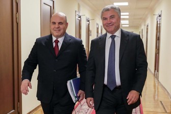Мишустин обсудил с Володиным проект трехлетнего бюджета России