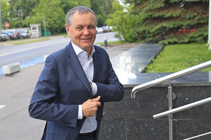 Вкладыши от жвачек, марки и машины: что собирают руководители