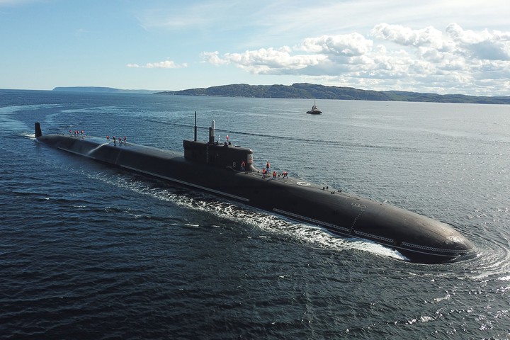 «Открываем новую эпоху»: в состав ВМФ России вошел новейший подводный крейсер «Князь Владимир»