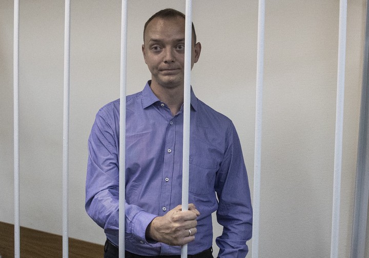 Политолог объяснил, почему Чехии удобно вербовать россиян для работы на США
