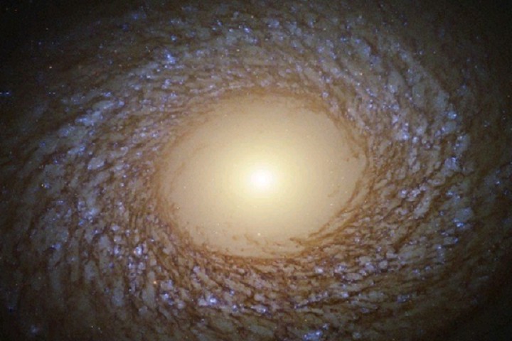 Телескоп Hubble сделал снимок «пушистой» галактики
