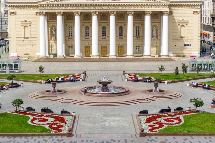 Названы пять самых эффектных цветников Москвы