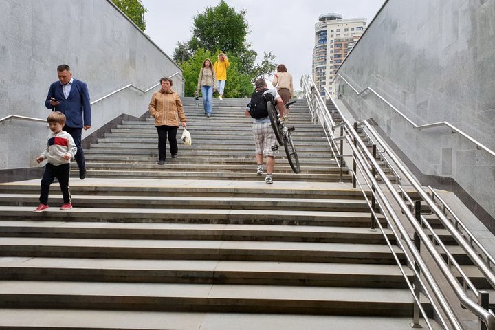 Подземный переход в москве фото