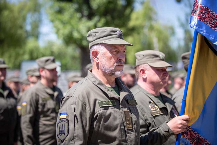 «Легкая ловушка»: политолог объяснил, почему Украина уравняла нацистов и советских воинов