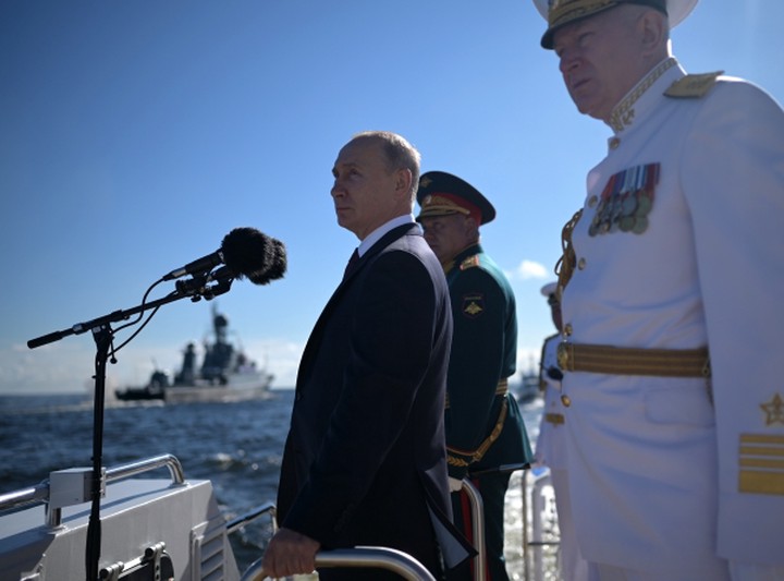 Путин заявил, что ВМФ России усилят гиперзвуковым оружием