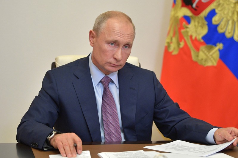 Удаленка, пенсии и Госсовет: какие законы подписал Путин