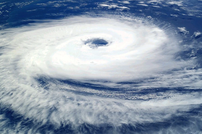 Сильный ураган «Дельта» приблизился к побережью США