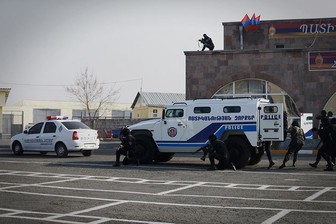 Больницы Армении прекратили плановый прием пациентов из-за военного положения