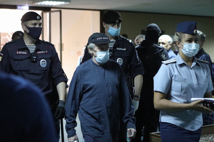 Ефремов пожаловался на оскорбления со стороны адвоката семьи Захаровых