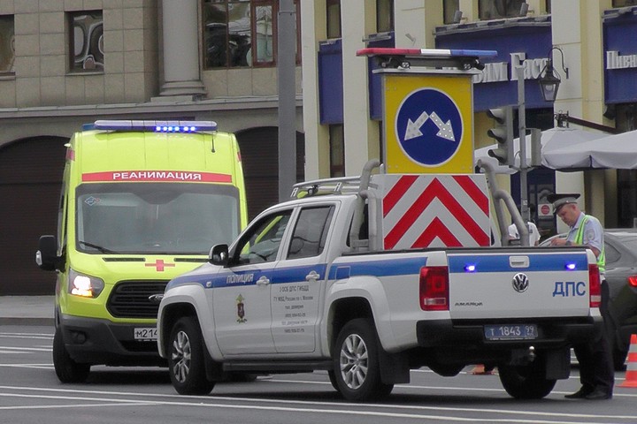 Водитель иномарки погиб в ДТП с манипулятором на северо-западе Москвы
