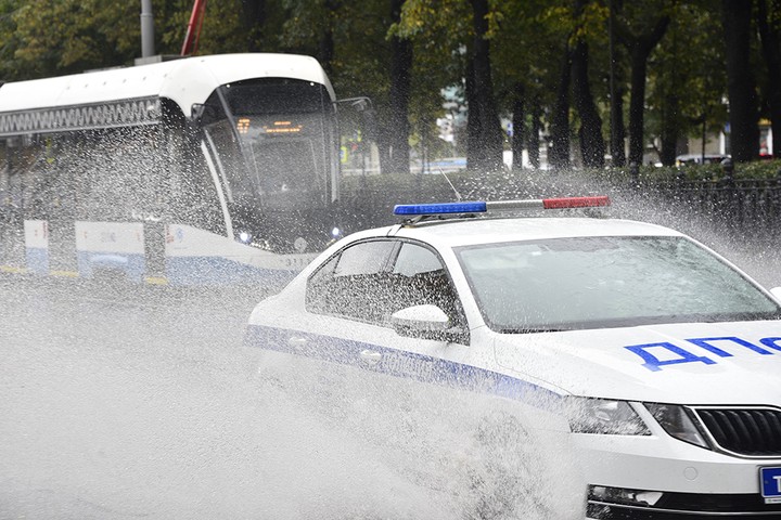 Авария с участием такси произошла на юго-западе столицы