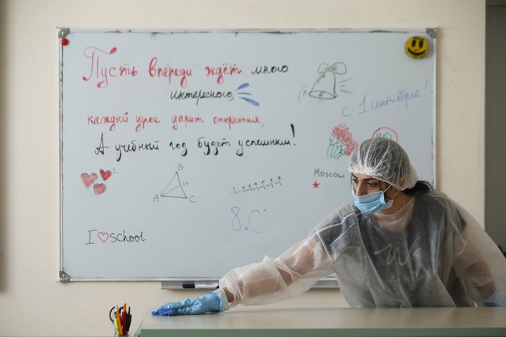 Минпросвещения сообщило о росте числа ушедших на карантин школ