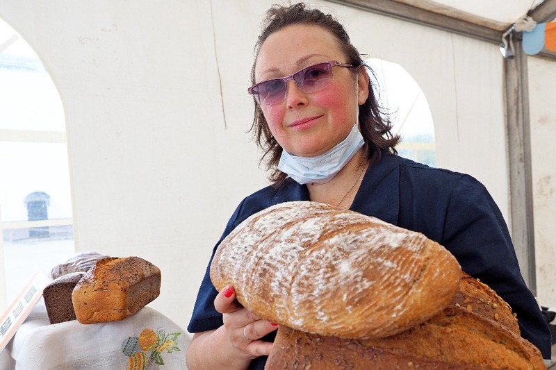 Хлеб помогает похудеть: диетолог рассказала о неожиданных свойствах мучных продуктов