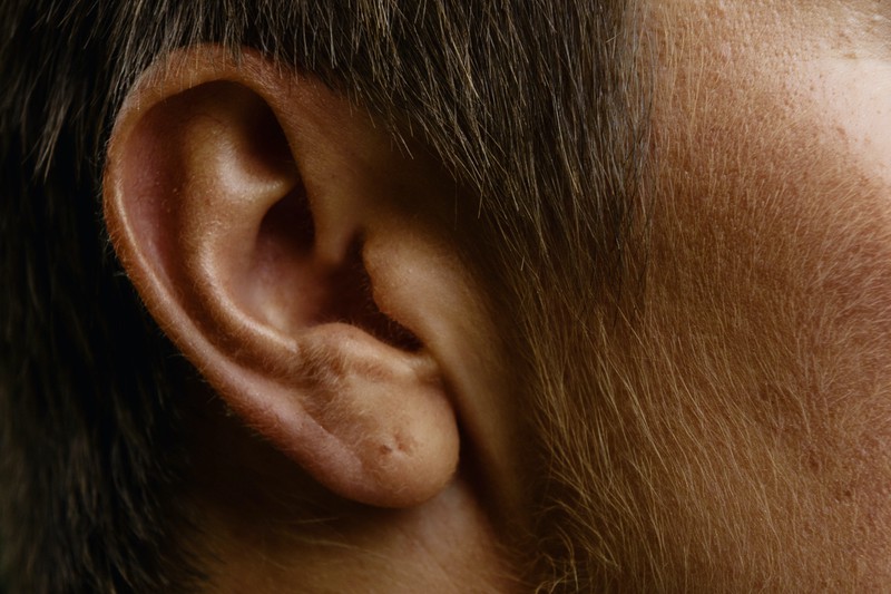 «Триггер тугоухости»: отоларинголог объяснил, как COVID-19 влияет на слух