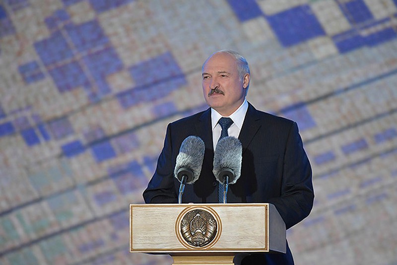 Лукашенко лишил нескольких послов дипломатического ранга